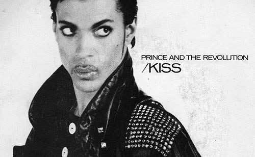 Tarihte bugün, 27 Nisan 1986’da Prince’in Parade albümünün baş teklisi, “Kiss” yayınlandı.

Bir milyon kopya satan, dünya çapında 1 numarayı bırakmayan 86’ yılının en hit şarkılarından biriydi.

İyi ki doğdun!
