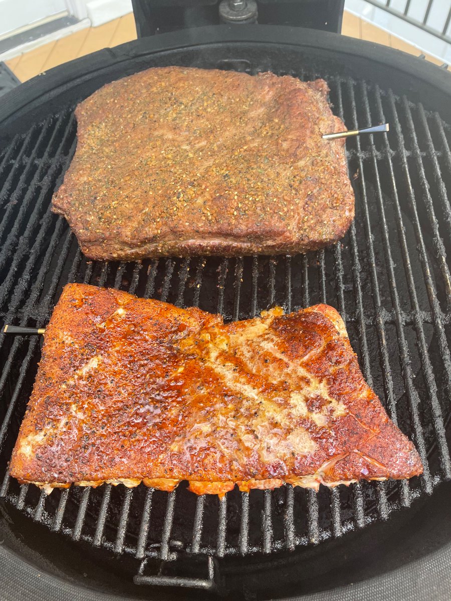 2hrs in at 250 and coming together nicely! #brisket #porkbelly on the @kamadojoe. I hope the CrossFamily comes hungry!