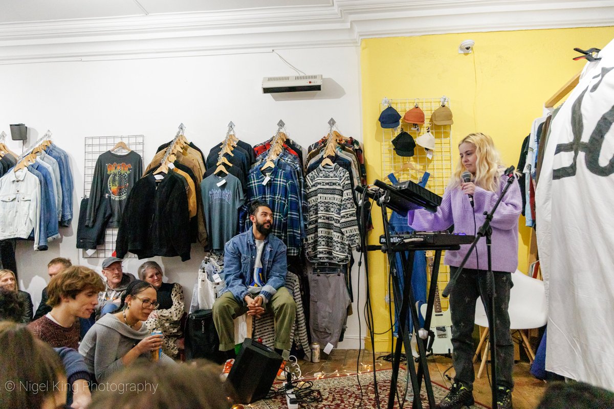 Currently on tour in the UK @emzaemusic at the April 2024 @SofarNottingham in Argang Store in #Nottingham recently.

#LiveMusicPhotography #GigPhotography #musicphotography #musicphotographer #NottinghamPhotographer #ConcertPhotographer #concertphotography #sofarsounds