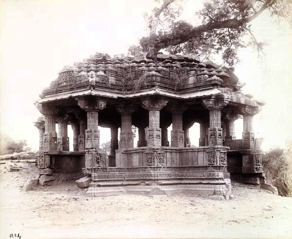 144 years old photo of Solanki era ruined Mandap (pavilion) of Solanki style #Shiv temple at Kanoda in #Gujarat was taken by the Archaeological Survey of India in 1880 AD