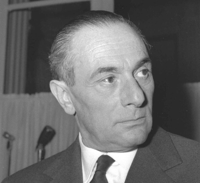 Antonio79B's tweet image. "Ci ho messo 7 anni per condurre il Governo italiano verso una apertura a sinistra. E posso dirle che mi ci vorranno meno di 7 anni per far uscire l'Italia dalla NATO e metterla alla testa dei paesi neutrali".

Oggi nel 1906 nasceva l'imprenditore #EnricoMattei.

#29aprile.
