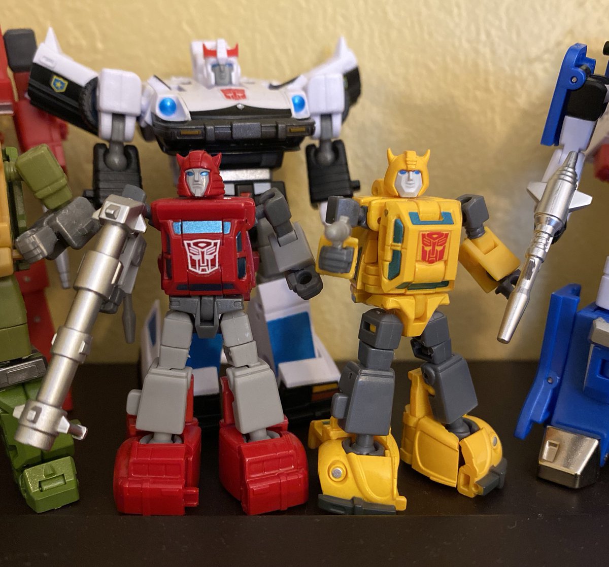 A couple minibros, and Prowl for good measure.
#cliffjumper  #bumblebee #newage