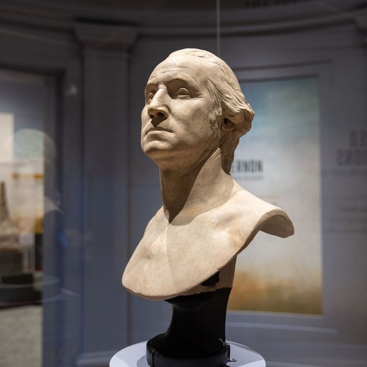 This terracotta bust of George Washington was completed in 1785 by Jean-Antoine Houdon. ⁣Eleanor Parke Custis and her husband considered this bust 'the best representation of Gen. Washington's face they had ever seen.' ⁣ Read more about the bust: bit.ly/3IHQOMr