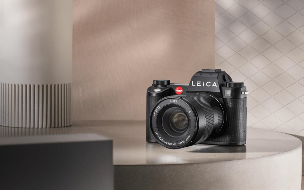 Photographers seeking a camera that combines top-tier specs, a robust build for professional use, a clean German design, and extensive customization capabilities will find the #LeicaSL3 an attractive option. READ: littwebsite.com/2024/03/13/lei… #LiTTmedia