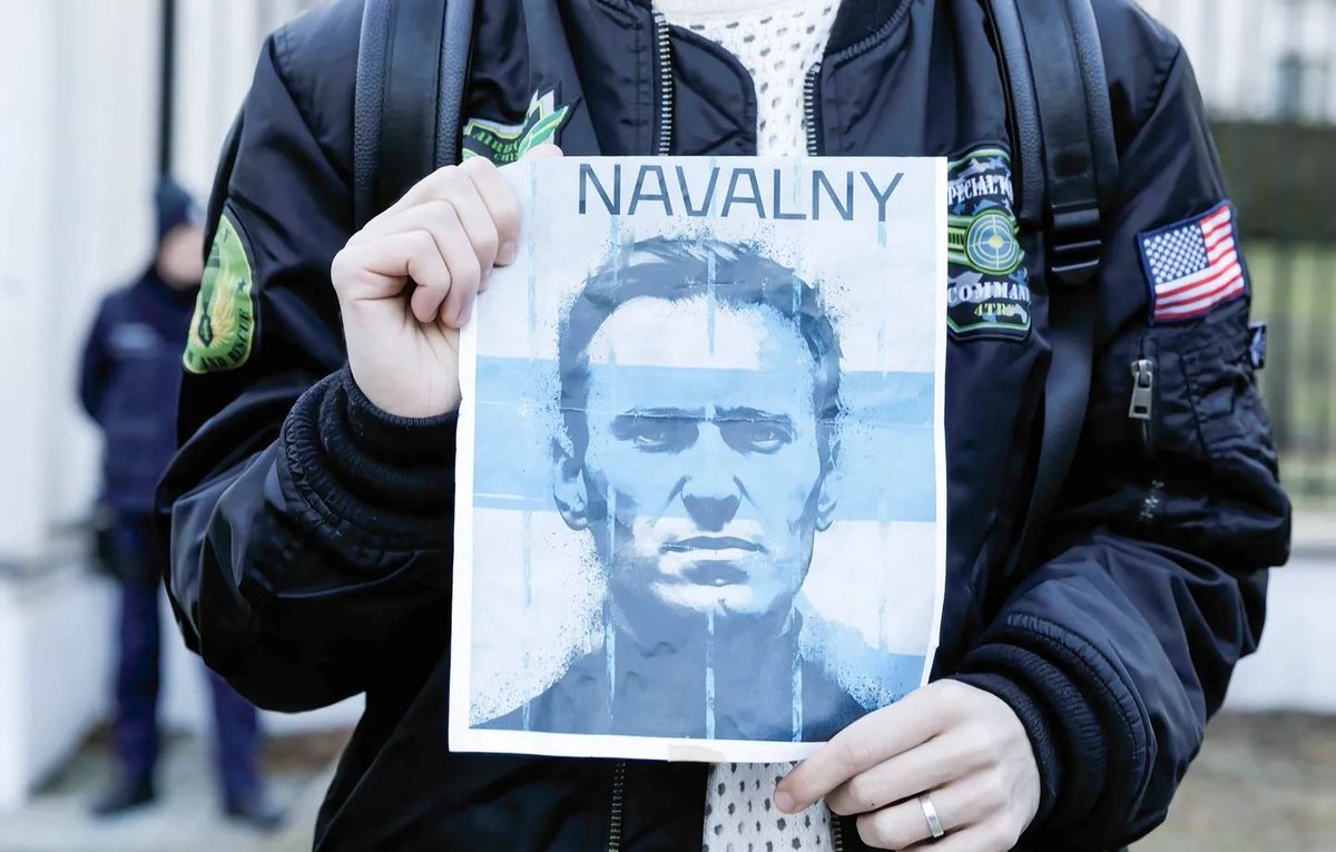 Et voilà ! Le Wall Street Journal a mené l’enquête et finalement la CIA estime que « #Poutine n’aurait pas commandité la mort de #Navalny » ! (cf : wsj.com/world/russia/a…)

On était pourtant sommés de le croire, sous peine d’être excommuniés par les Otanolâtres ! 🤦
Ça nous…