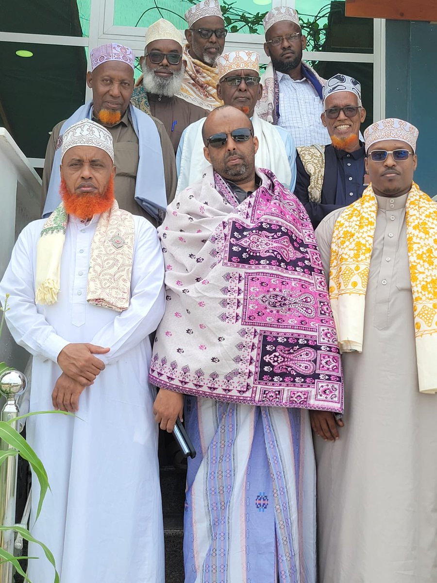 Ugaas Yusuf Ugaas Hassan Ugaas Khaliif ayaa magaalada Muqdisho kulan qado iyo wada-tashi kula qaatay Ugaasyada iyo Wabarada reer Hiiraan. Wuxuu ahaa kulan dhammaan reer Hiiraan meel kasta oo ay dunida ka joogaan ay ku diirsadeen. Waxay ku ballameen in kulamada la joogteeyo.