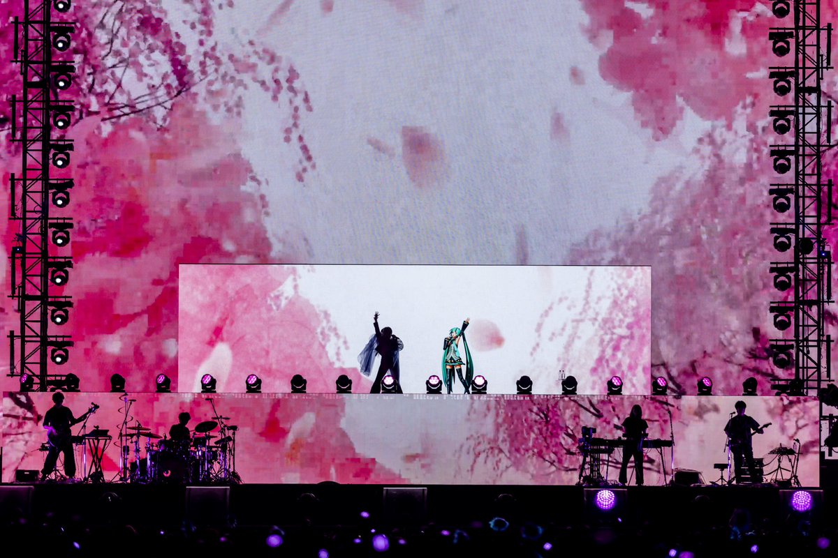 4/27（土）,28（日）に開催されたAdoさんの国立競技場公演『Ado