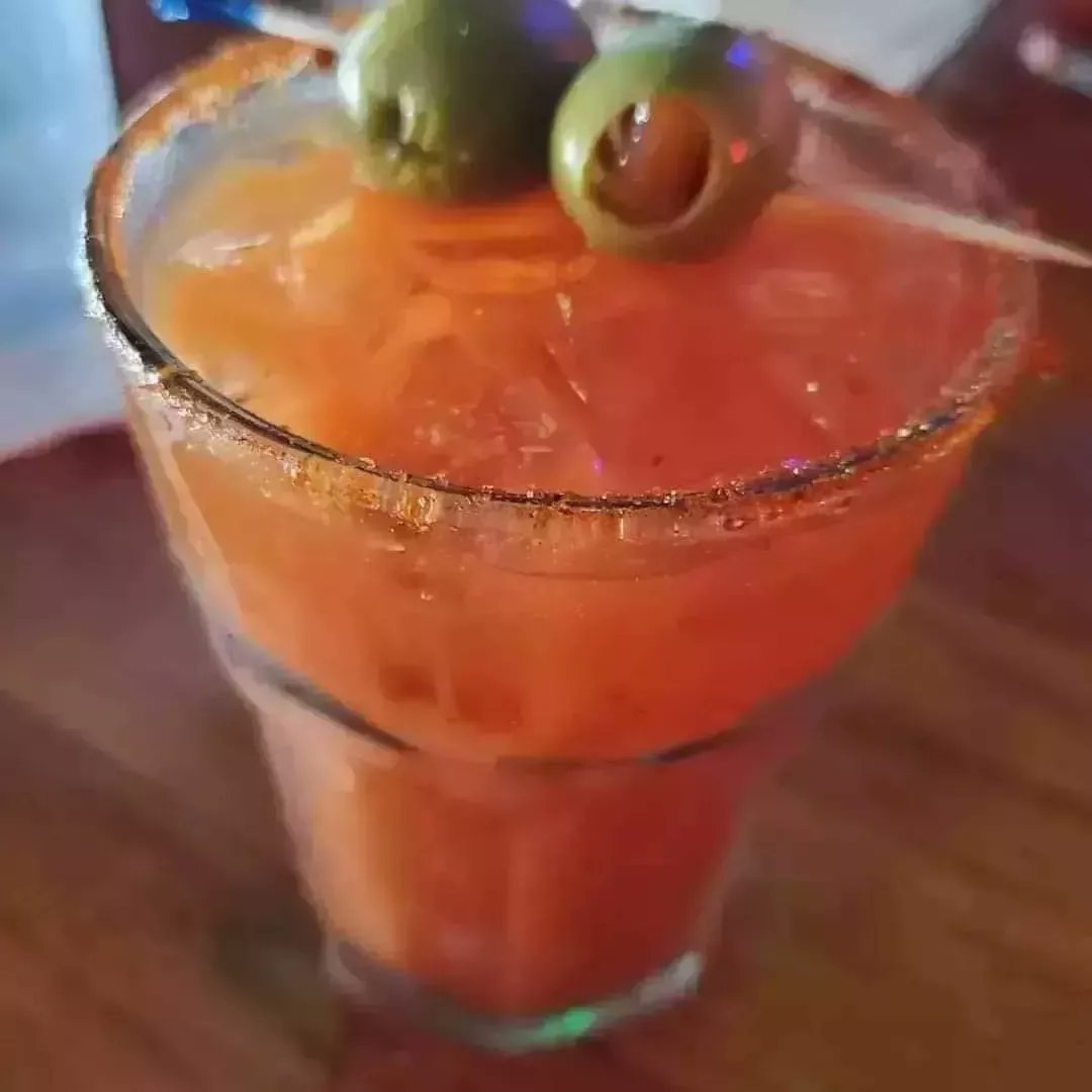 HarpoonLarrysVB's tweet image. Harpoon Larry's Oyster Bar 216 24th Street Virginia Beach Va. 23451 
Every Sunday at Harpoon's.11:00am - 4:00pm $3.50 
Bloody Marys, Mimosas, Screwdrivers, Greyhounds &amp;amp; Cape Cods. Plus 1/2lb of fresh North Carolina steamed shrimp for $6.99. harpoonlarryskillerseafood.com