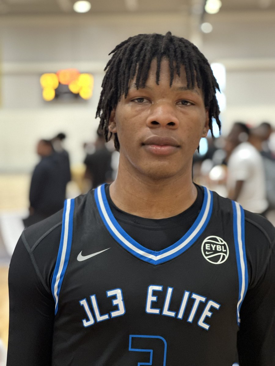 Day 2 of @NikeEYB Session I was very similar to the 1st day as the Texas 17’s again went 3-1. A couple of new faces had big games yesterday and some of the 16’s stepped up in majors ways. Here are some of the standouts. @ExposureOtr Article- otrexposure.com/eybl-session-i…