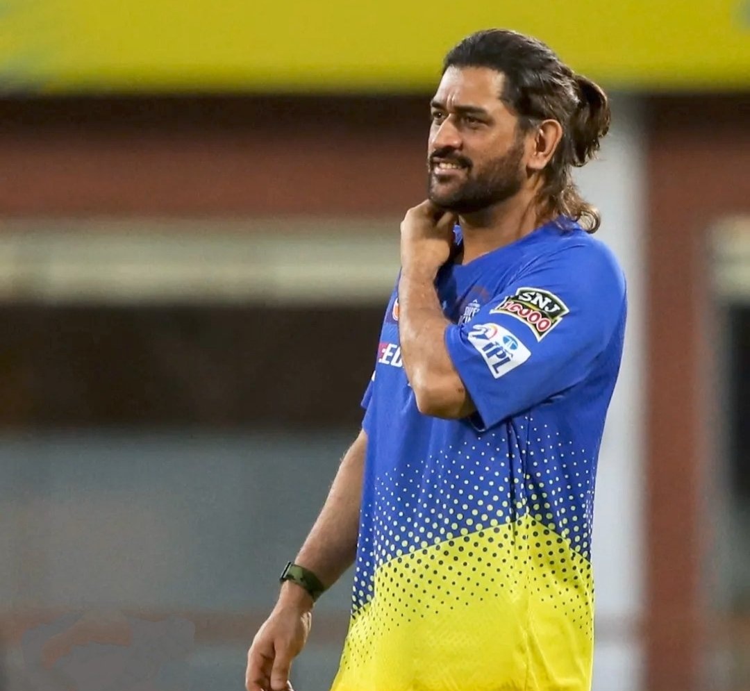 Two favourites in same hair style 😍😍🔥.. #Prabhas #MSDhoni