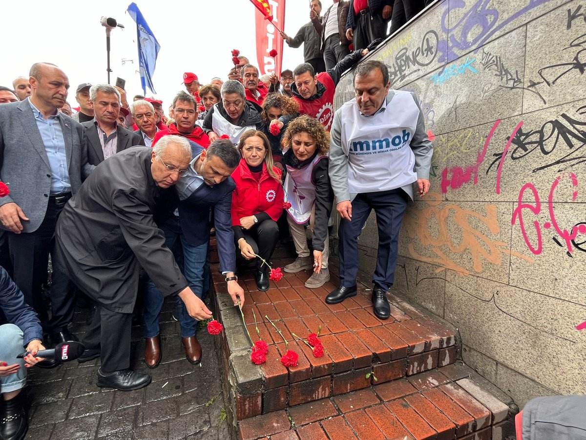 DİSK, KESK, TMMOB, TTB ve TDB olarak #1Mayıs'ta yitirdiğimiz arkadaşlarımızı, yoldaşlarımızı Kazancı, Şişhane ve Kadıköy’de andık.