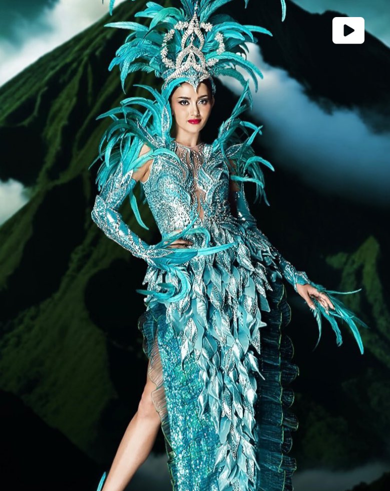 Ahtisa’s National Costume is inspired from Tayabak or Jade Vine which is endemic to the Philippines. ❤️