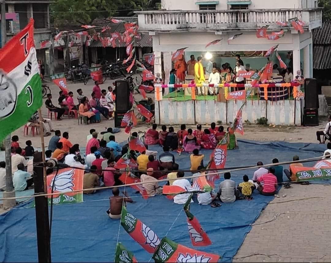 বসিরহাটে…খেলা হবে !! This is the “Jan Sabha” of @BJP4Bengal Candidate for Basirhat Constituency - Ms. Rekha Patra in #Sandeshkhali 👇 This picture of millions & millions of people attending her “Jan Sabha” proves only one thing… No Matter how much PM @narendramodi or…