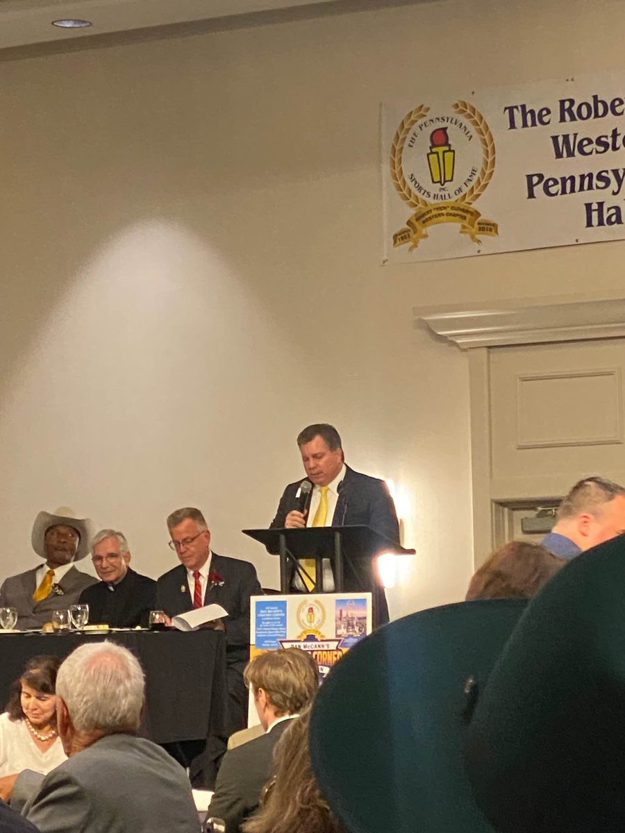 Honored to present the 2024 Bill Campbell Award of the PA Sports Hall of Fame Western Chapter to Mel Blount in recognition of the exceptional work he has done through his well established foundation in Washington County at the Mel Blount Youth Home.
#alwaysforward