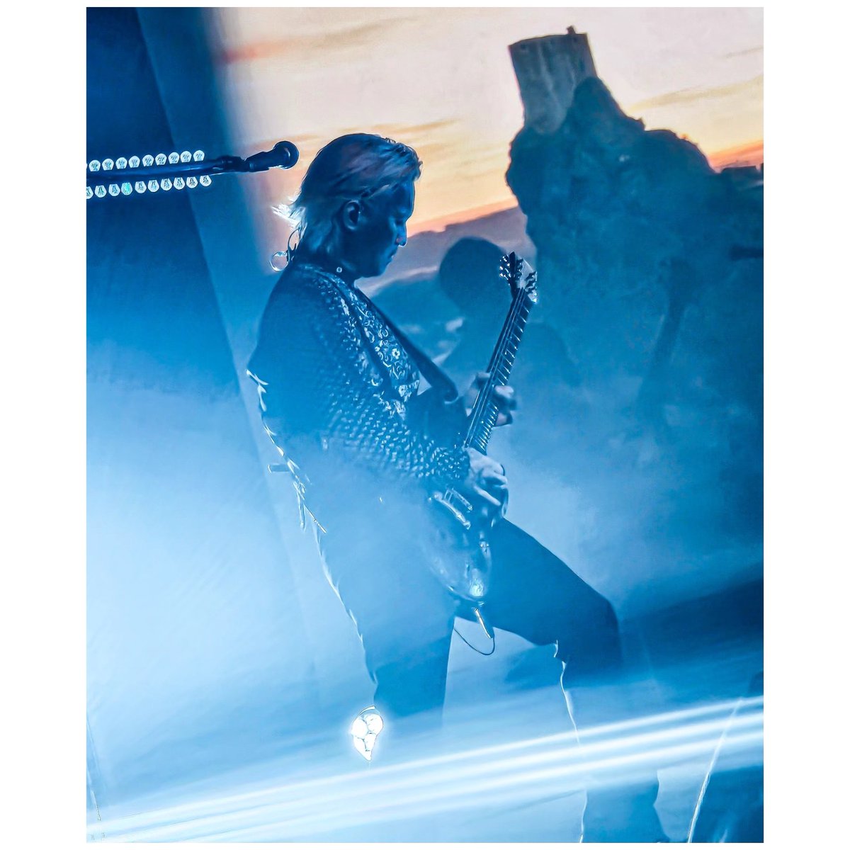 TheQoma's tweet photo. @kaorugeee @DIRENGREY_ENG @DIRENGREY_JP
.
.
.
#dylanclaymartinphotography
#irishphotographer
#direngrey
#gigphotography
#Berlin
#kaor https://t.co/WSun0lJ6T8