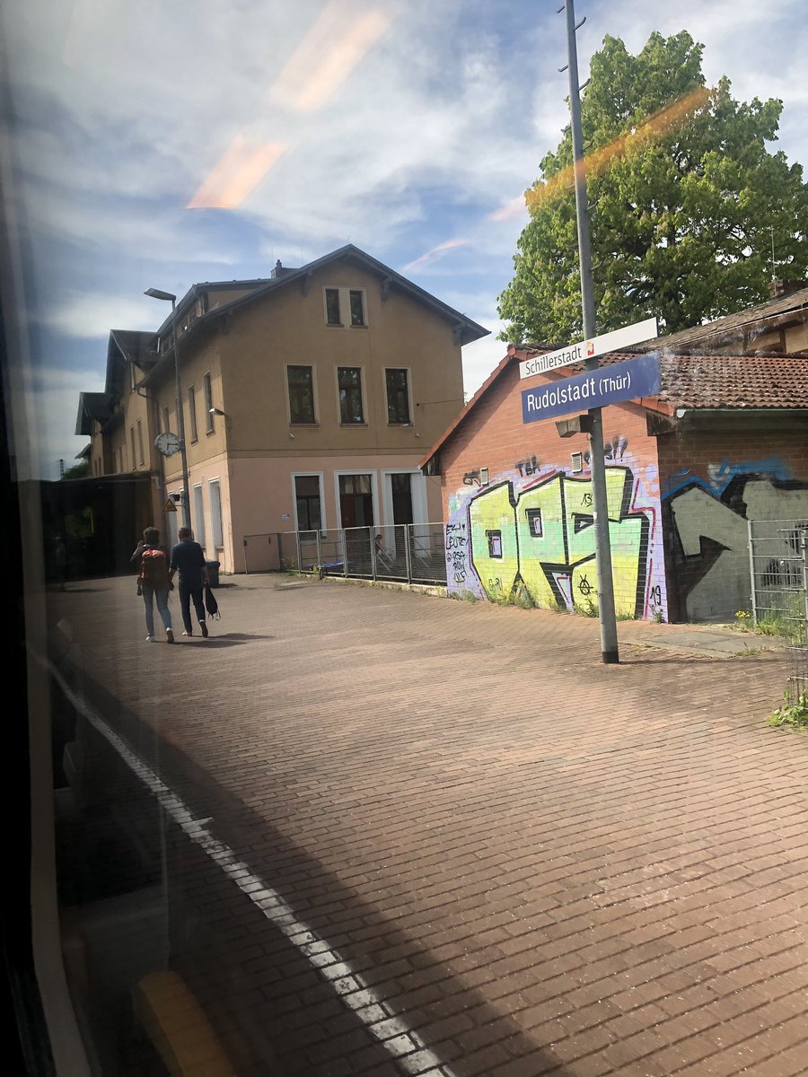 Ich habe eine Ballade zu schreiben, und um solch störendem Besuch auszuweichen, verlasse ich jetzt mein Gartenhaus in Jena und fahre nach Rudolstadt. #schiller #1797 #balladenjahr