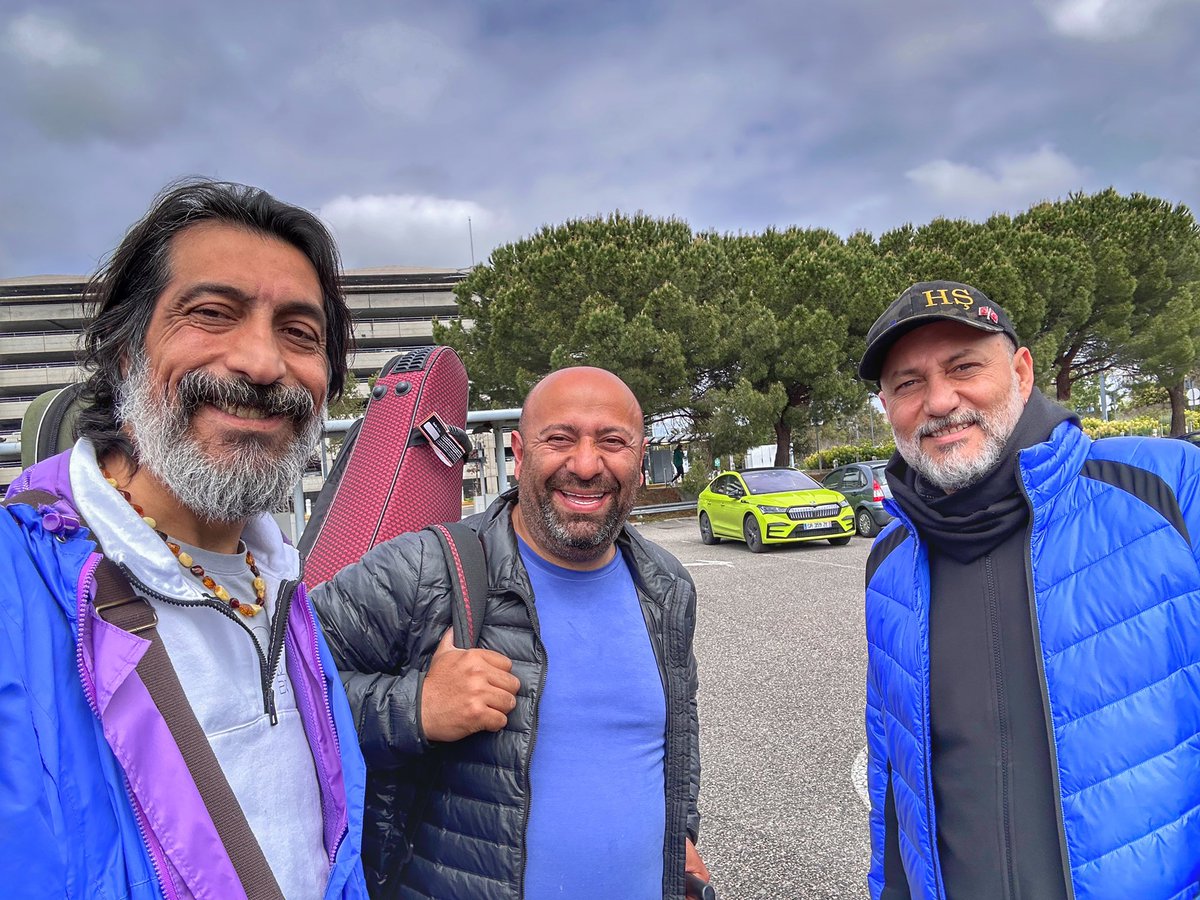 Merhaba Taksim Trio olarak biz de bu akşam welcome in tziganie festivali kapsamında sahnede olacağız, orada görüşmek üzere!! @TaksimTrio @Aytackanun @HsnSnlndrc