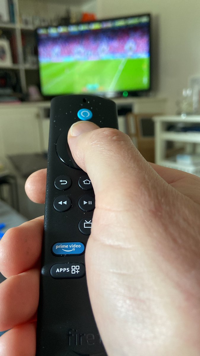 What are the @officialgaa thinking by putting @GaaClare v @OfficialCorkGAA, @KilkennyCLG v @Galway_GAA and @donegalgaa v @TyroneGAALive all at the same time? My remote control can’t cope 🥴 #fixturemess #gaa
