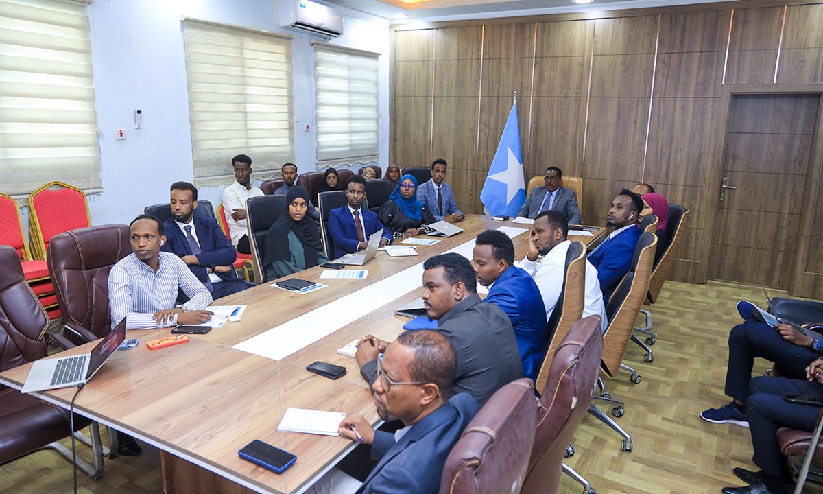 Honored to represent @MojSomalia at today's Communication for Stabilization Taskforce meeting, chaired by the Minister of @MoIFARSomalia. shared updates on justice sector's progress in newly liberated areas, highlighting how important it's to communicate stabilization efforts.