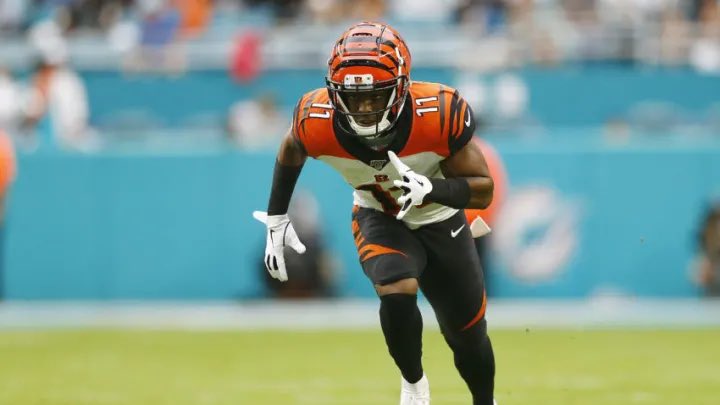 Former #Bengals and #Giants WR John Ross, whose 4.22 40-yard dash was the Combine record until Xavier Worthy broke it this year, will participate in the #Eagles’ rookie camp this week on a tryout basis, sources say. Ross had retired last year but is now exploring a comeback.