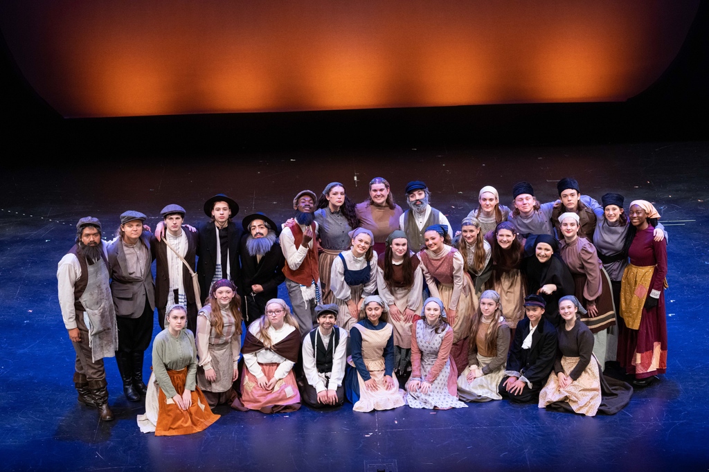 The cast of
Fiddler on the roof. 
Hanover Theatre

#unitymike #Worcesterma #Hanover #HanoverTheatre #HanoverTheater #Theatrelife #performance #LivePerformance #BestOfWorcester #NewEngland #BostonTheatre #WorcesterTheatre #Massachusetts