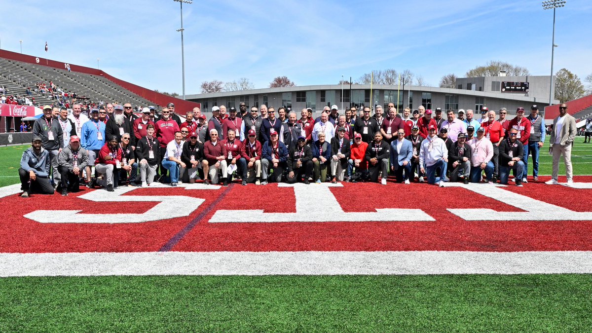 Thanks to all our alums who came to our spring game to support the team! #Flagship🚩