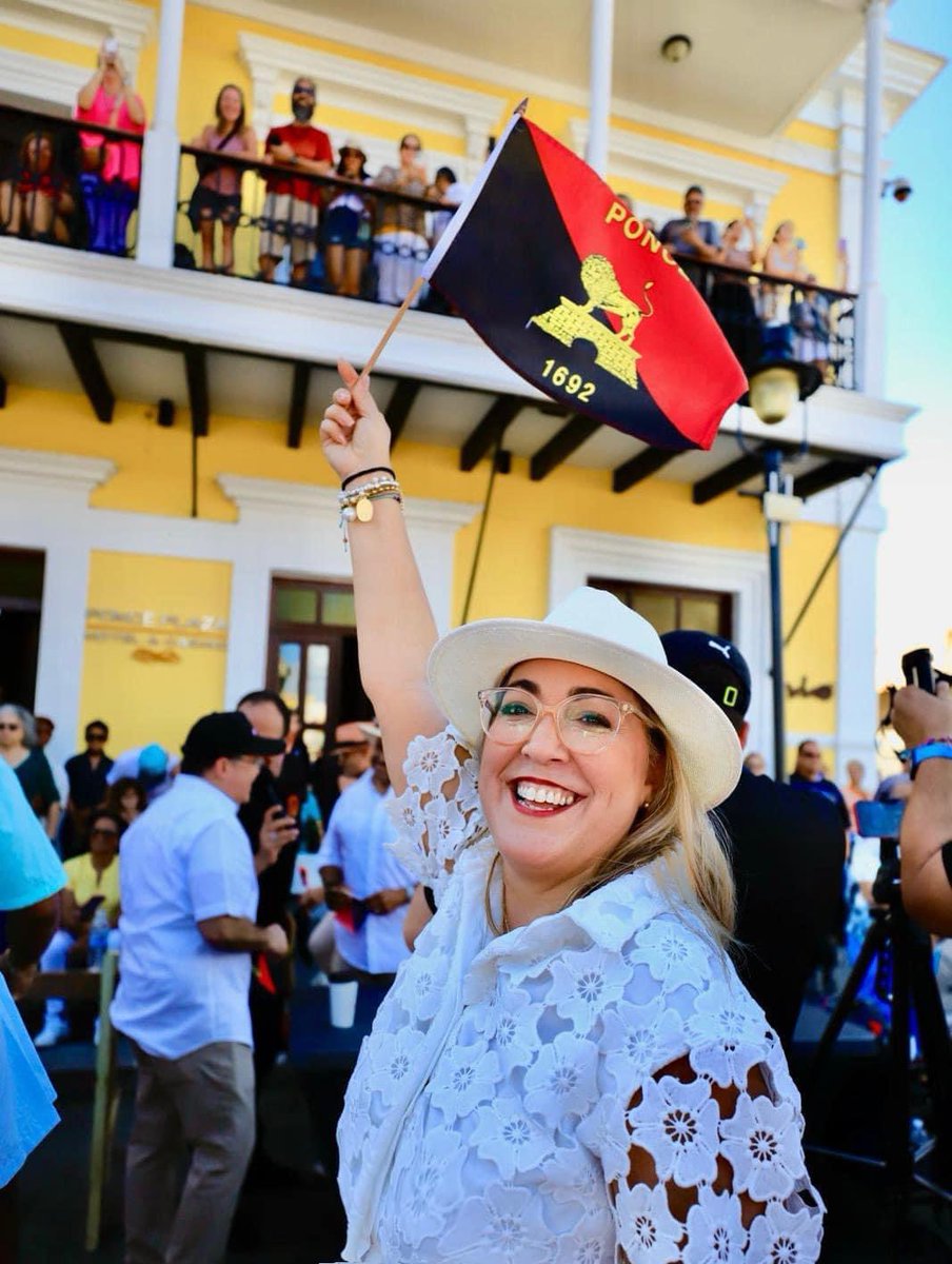 La alcaldesa interina de Ponce, @MarleseSifre informa de la celebración del Día de la Bandera. “Demostremos al mundo el amor por nuestra bandera y nuestra ciudad utilizando los hashtags #BanderaChallenge #VisitPonce. ¡Vamos Ponceños, a mostrar nuestro orgullo al mundo!”