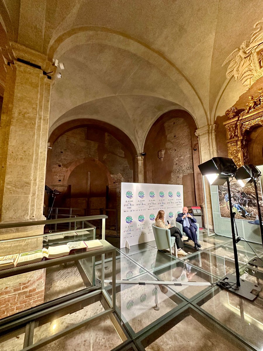 Fantastic interview 🎤 with @marcosathias at the stunning @palazzomadamato ✨ about how #UNDP fosters meaningful youth engagement in #ClimateAction, including #Youth4Climate ! 🙌🏾 He also shares a special message for young people. Stay tuned for more!
#PlanetWeek #G7Italy 🇮🇹