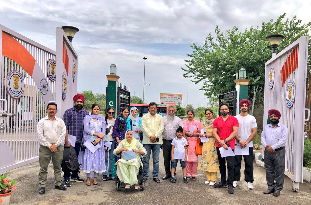 Avtar Kaur, mother of Sh. Harbhan Singh, Rajya Sabha MP of @AamAadmiParty Punjab, along with 11 family members, visits Shri Kartarpur Sahib Gurudwara in Pakistan via Land Port Dera Baba Nanak.