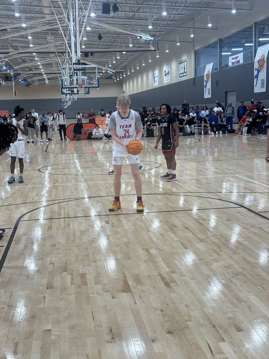 Torr Sorenson for Team Loaded Nc 2026 (Liberty Commit ) lefty 6’7 with good feel for the game , made some really good passes , attacks the defense under control normally baseline gets to the foul line #BIGSHOTS #RichmondJam