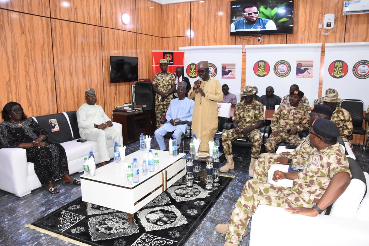 DIRECTOR GENERAL NYSC VISITS 7 DIVISION...Appreciates the Division's support of the scheme in the state The Director-General (DG) of the National Youth Service Corps (@officialnyscng), Brigadier General YD Ahmed, while on an assessment tour of the orientation camp in Maiduguri,…