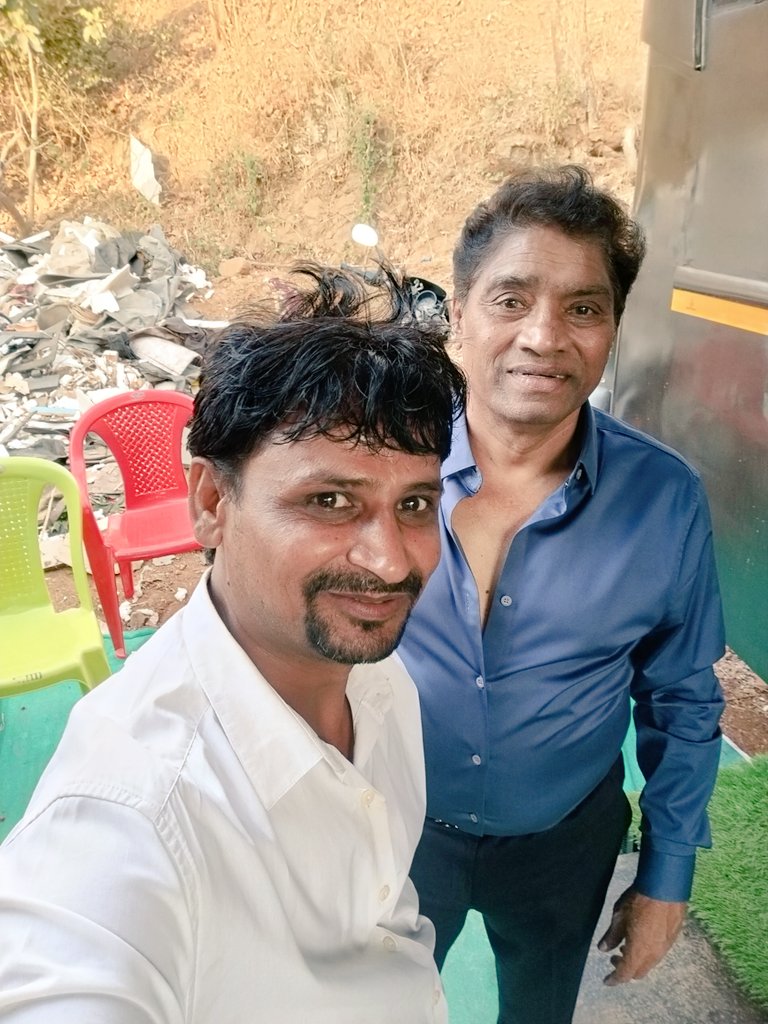 🎬 super happy 🕺🏽❤️🥰😍 My upcoming movie casting director ❤️ wow 👑 ❤️🤗#welcometothejungle #welcome3 🎬🎥📸🎯❤️🥰😍 #castingdirector #castingmovies #girdharswami 🙌🏻🎬🎥📸  shooting 🎬