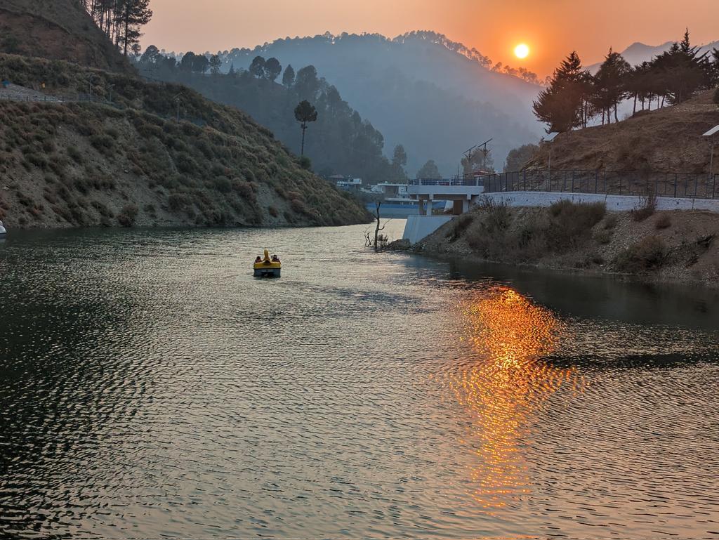 Embark on a serene journey across Tharkot Lake as the sun paints the sky with hues of gold. 🚣‍♀️✨ Let the tranquil waters and breathtaking sunset be your companions on this unforgettable boating experience. #visitpithoragarh #TharkotLake #SunsetMagic #boatingadventure