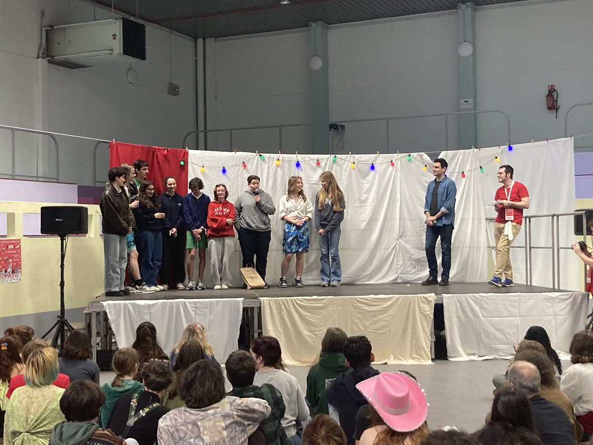 Merci @asso_jetsdencre pour l’invitation !
Ravie d’avoir participé au jury #FestivalExpresso 2024 
Bravo à toutes les rédactions 
Et félicitations à <a href="/lamouetteb/">LaMouetteBâillonnée</a> pour le prix <a href="/RSF_fr/">RSF en français</a>