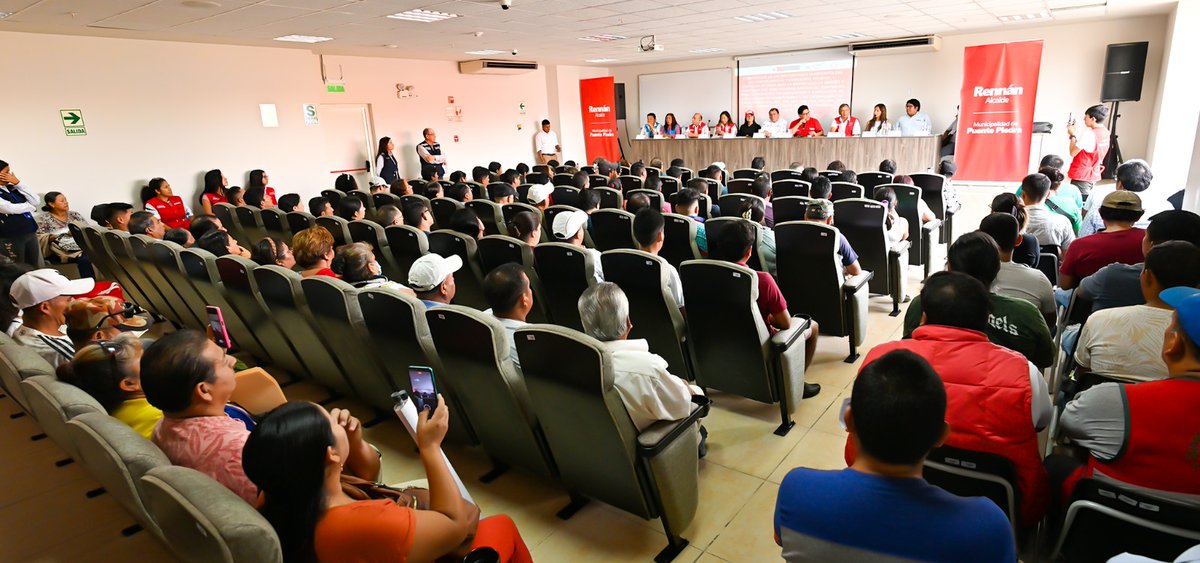 ¡Juntos por un #FuturoSostenible para los vecinos de #PuentePiedra!

Celebramos la presentación del equipo técnico y social liderado por el @PASLCvivienda, integrado por el Consorcio Ingeniería, los dirigentes de los sectores beneficiarios, y el alcalde de la @MunPuentePiedra.