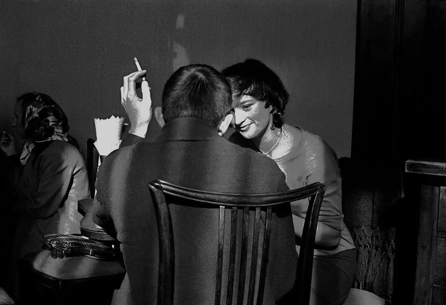 Warsaw, Couple, 1963 • Frank Horvat •