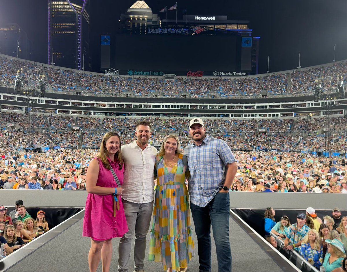 Charlotte! Thanks for coming to our show… What a turn out for just a couple guys who snap a ball🤷🏽‍♂️