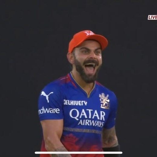 mufaddal_vohra's tweet photo. 6.42pm - Virat Kohli celebrating Will Jacks' fifty.

6.48pm - Virat Kohli celebrating Will Jacks' hundred.

- ONE OF THE CRAZIEST IPL CENTURY. 🥶 https://t.co/kHl41oAdS8