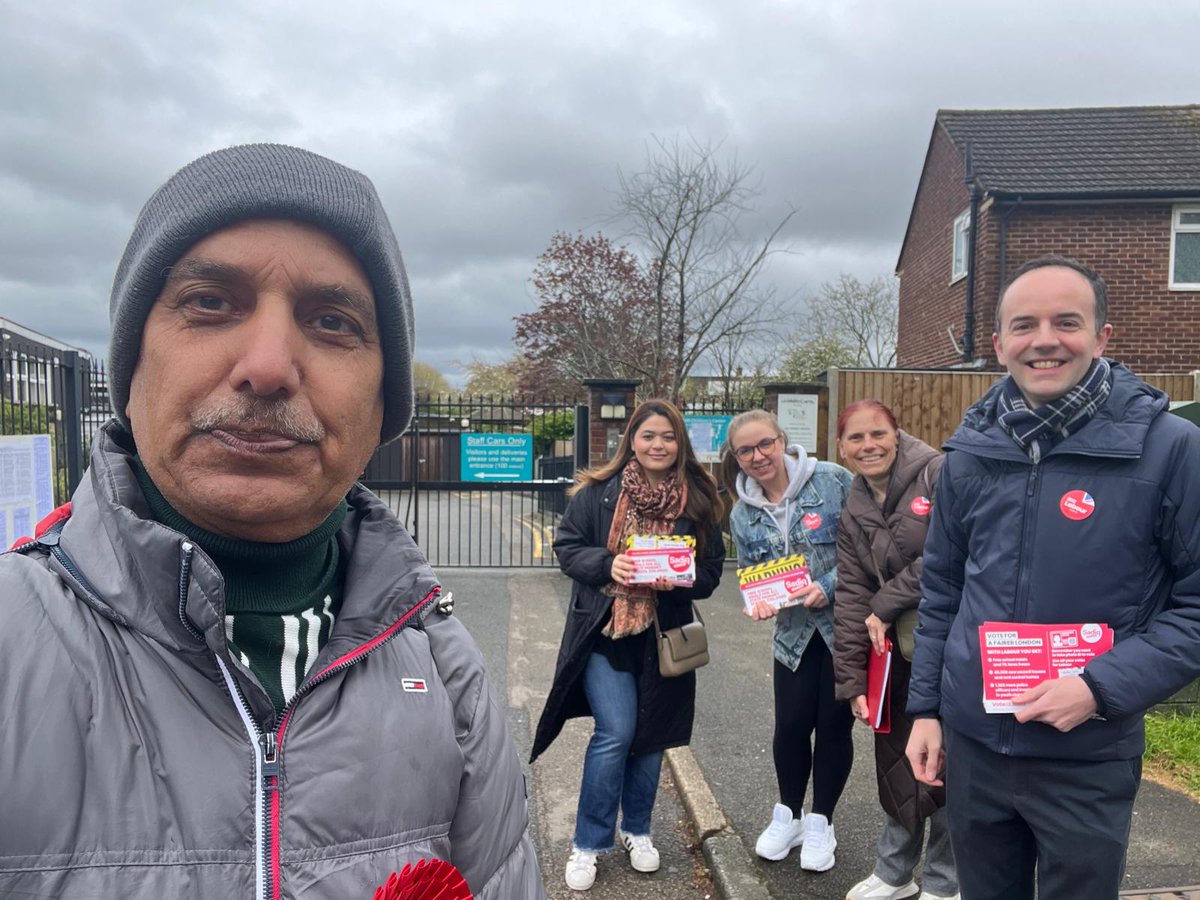 Proper A team in Northolt Mandeville this morning on the Racecourse Estate, and hearing so much support for @SadiqKhan and @BassamMahfouz Also hearing that we have to vote the Tories out nationally too! #ThreeVotesForLabourThisThursdsy