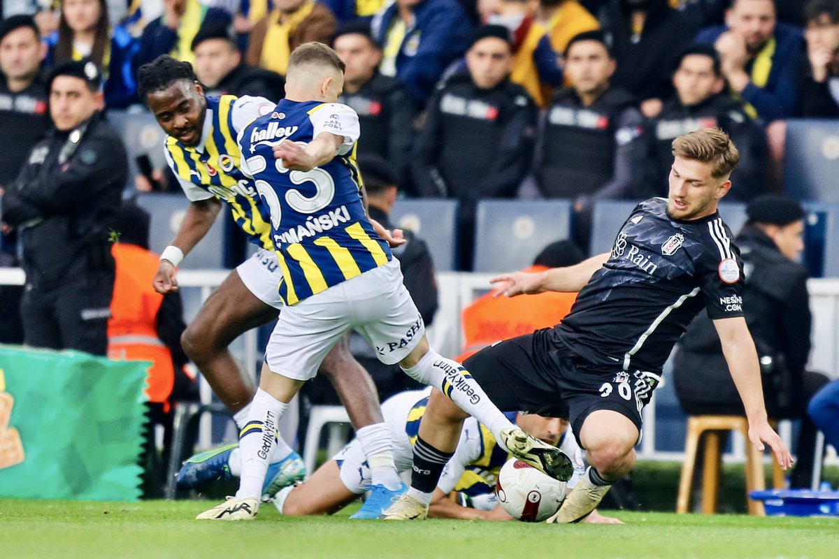 Trendyol Süper Lig’in 34. haftasında Fenerbahçe ile Beşiktaş karşı karşıya geldi. #fenerbahçe #besiktas #derbi #match #derbymatch