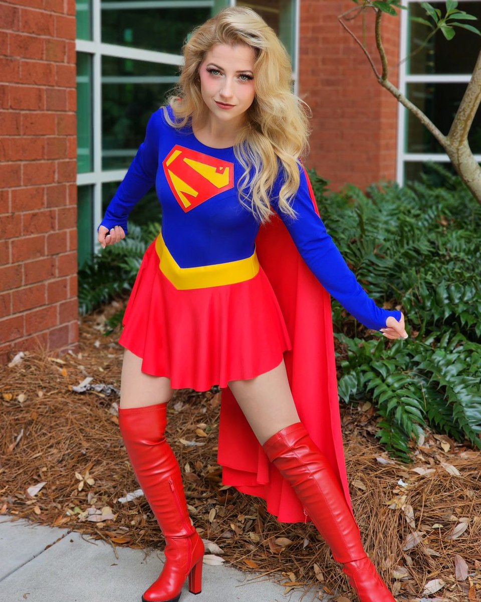 Supergirl by Sarah C Black instagram.com/sarah.c.black/

#Supergirl #SupergirlCosplay #DC #dCComics #DCCosplay #Cosplay