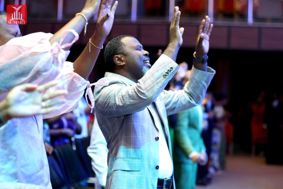 SummitAbuja's tweet photo. We worship our ever-faithful Father, dancing, and offering glorious worship to Him for His unwavering faithfulness and the outpouring of His Blessings. Glory to God!
.
#360Degrees
#Divineallignment
#Greatpossibilities
#SummitBibleChurch
#SummitBCServices
#SundayService https://t.co/86SXMHdlpb
