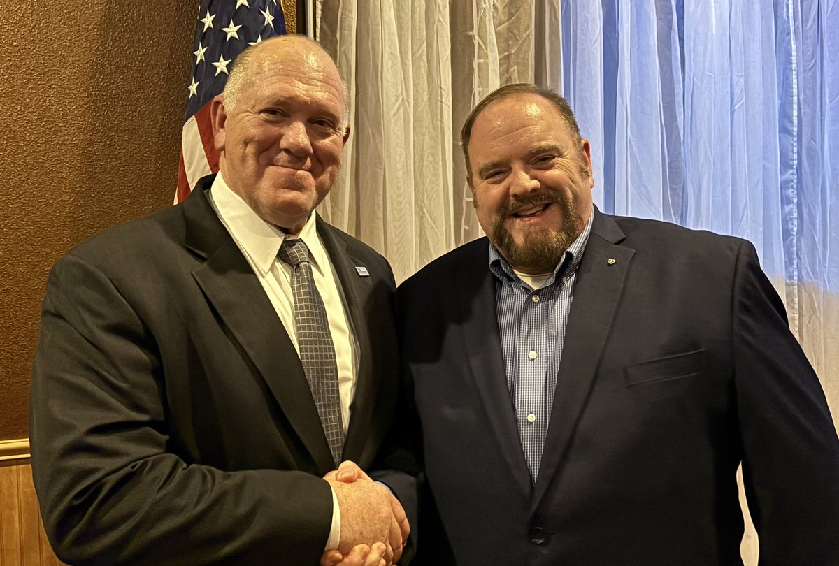 Had a great time emceeing the Republican Party of Langlade County’s sold out Lincoln Reagan Trump dinner last night! Great job Lenny, Jackie and team. Was a true honor to meet and work with the great @RealTomHoman , now there’s a patriot who knows how to #LiveLifeBoldly! God…