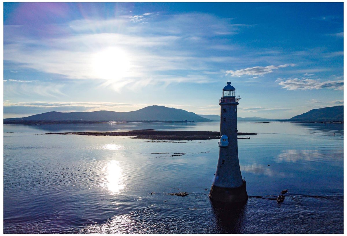A different perspective from Haulbowline Lighthouse, looking down Carlingford Bay and the Cooley Mountains @Louise_utv @angie_weather @barrabest @WeatherCee @geoff_maskell @WeatherAisling @CarlingfordIRE @DiscoverNI @newryandmourne