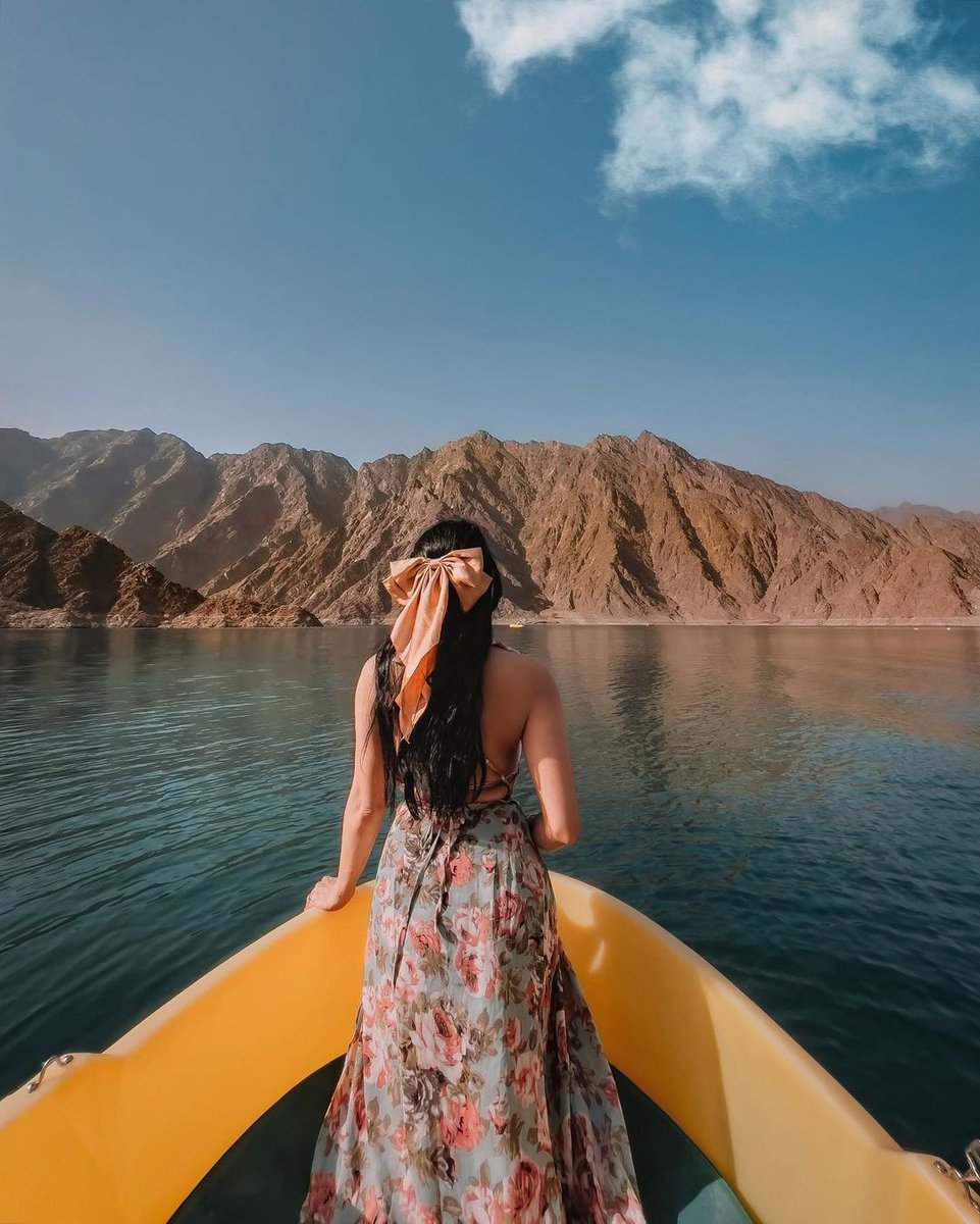 Postcard-worthy views that will take your breath away 💚 Have you tried kayaking in Hatta? Let us know of your experience! 📸 @maifashiondiaries #VisitDubai #VisitHatta