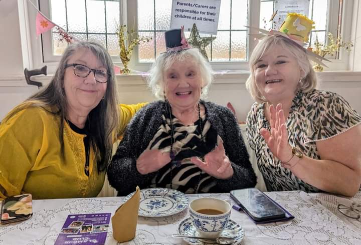 Absolutely love these 3 🌟 theglamourclub.co.uk/buy-a-ticket @RoyalVolService your volunteers enjoy a bit of fun with us at each event after all of their amazing dedication @timloughton at Chesham House. @Ian_H_007 thank you xxxx