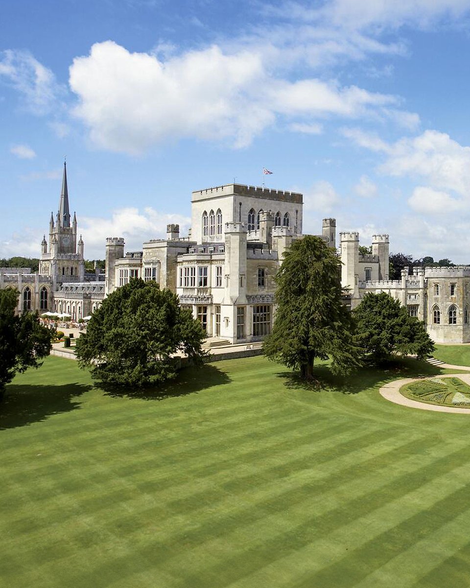 Want to feel like royalty and spend the night on the grounds of Ashridge House, the former residence of Queen Elizabeth I? Find out how you can follow in her regal footsteps: goaheadtours.me/3QJ1YVV #Ashridge #AshridgeHouse #EuroTrip #EuropeanTravel #Travel #TravelTips
