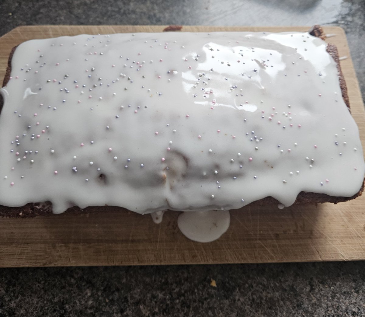 @ilovemypets56 I did this one yesterday (uncut traybake) today's was lemon drizzle!