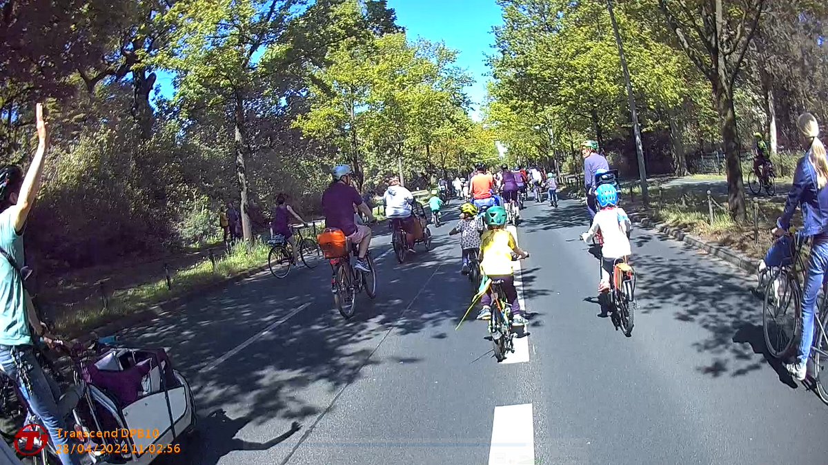 Große lange sonnige #kidicalmass in Alt- #Treptow #kiezblocks