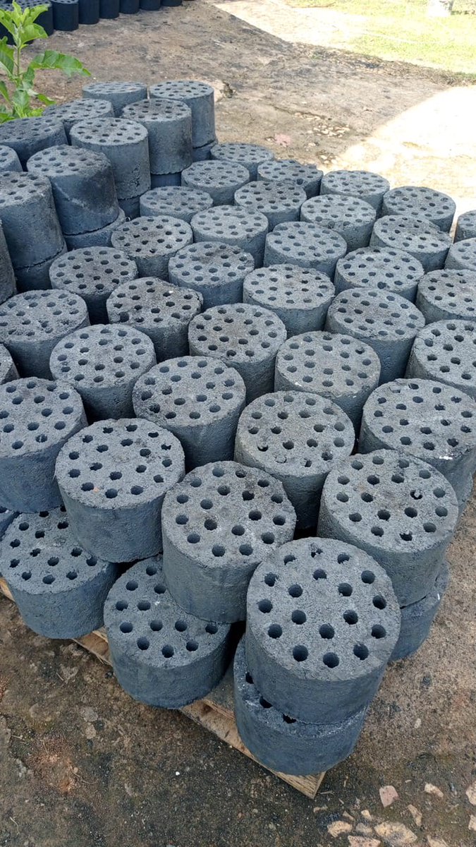 Clean cooking Briquettes fostering an improved respiratory health benefit with reduction on reliance on traditional energy methods like Firewood and charcoal.
#EndpollutioninUganda
#ClimateChange